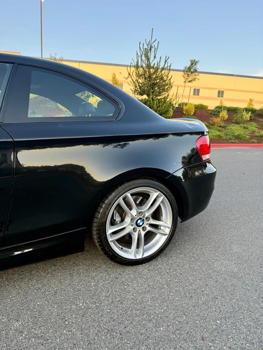 2010 BMW E82 135i & 135is - Image 20 of 31