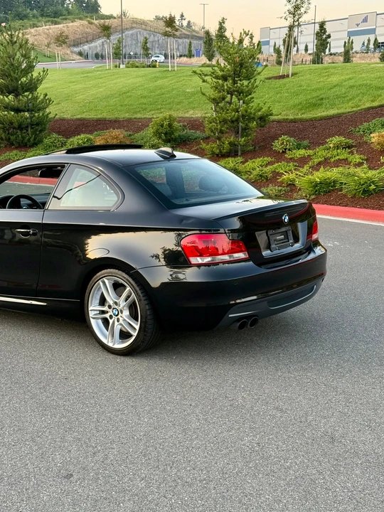 2010 BMW E82 135i & 135is - Image 23 of 31