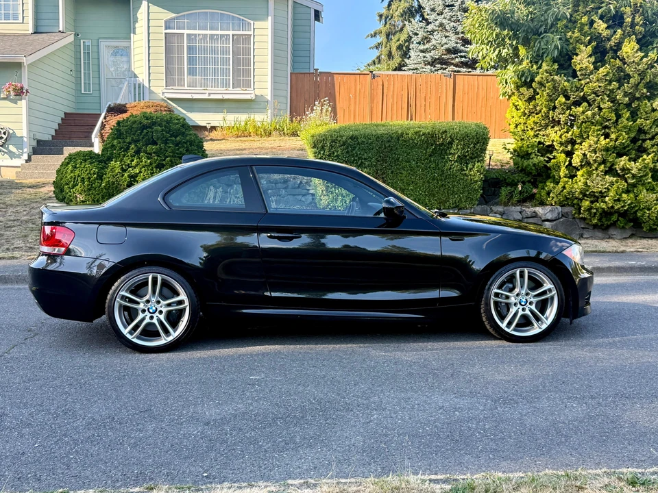 2010 BMW E82 135i & 135is - Image 8 of 31