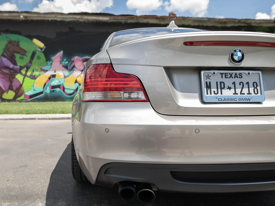 2010 BMW E82 135i & 135is - Image 27 of 30