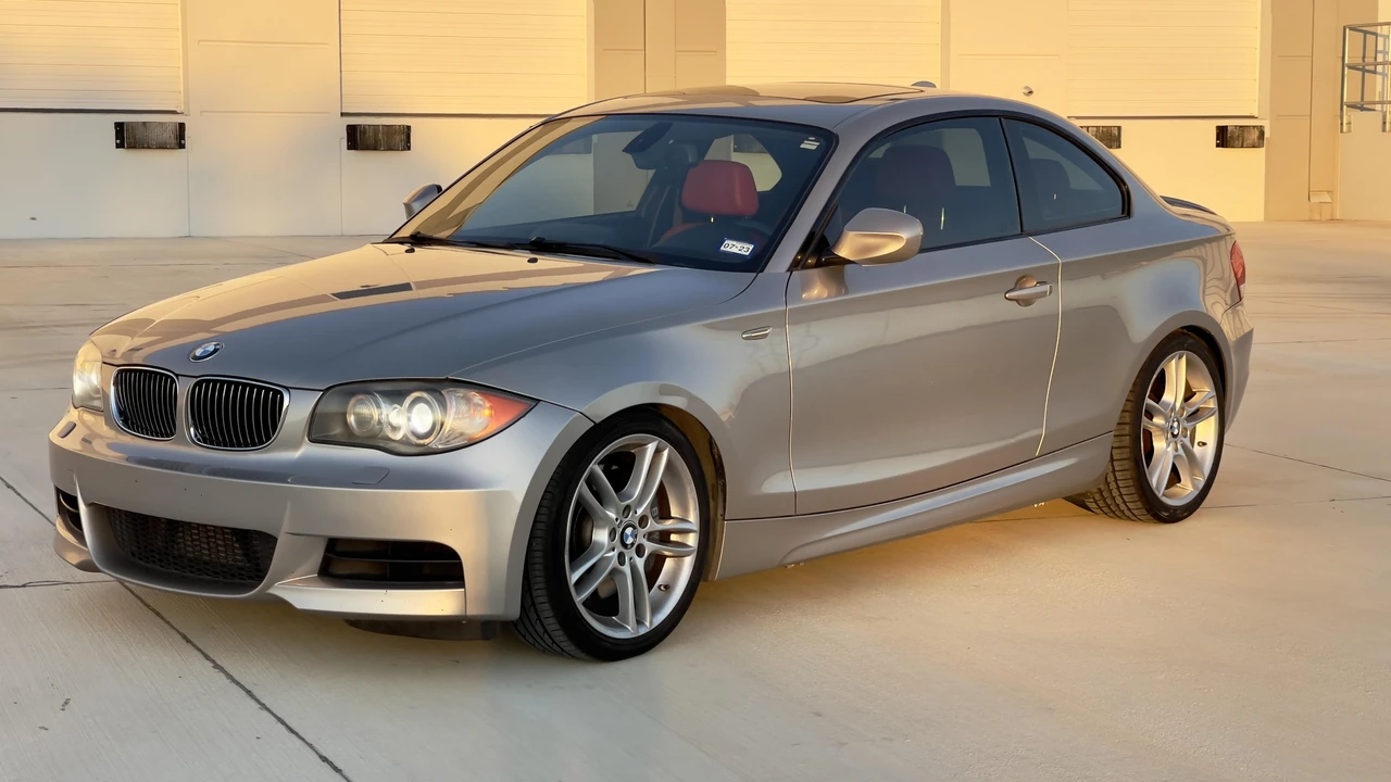 2010 BMW E82 135i & 135is - Image 7 of 30