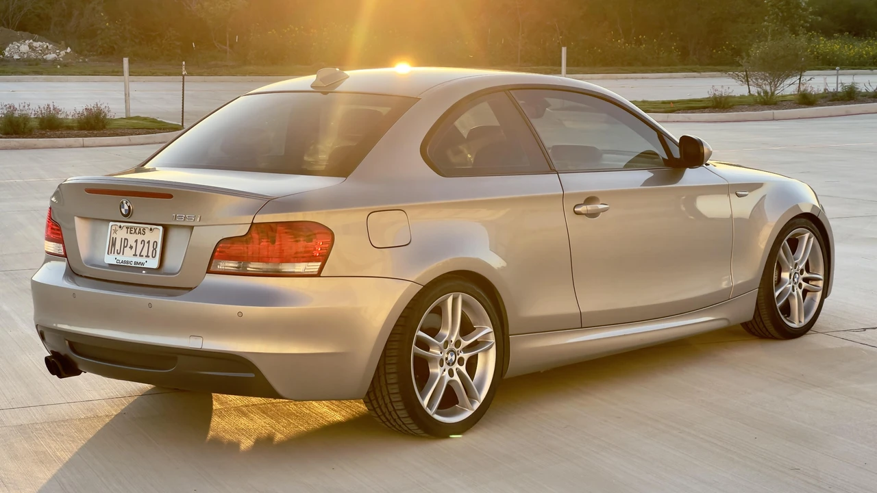 2010 BMW E82 135i & 135is - Image 15 of 30