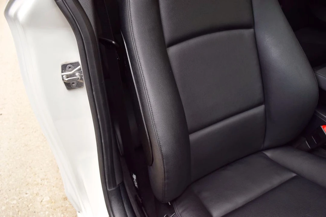 2010 BMW E82 135i & 135is - Image 7 of 12