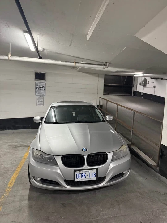 2010 BMW E90 3 Series Sedan - Image 2 of 5