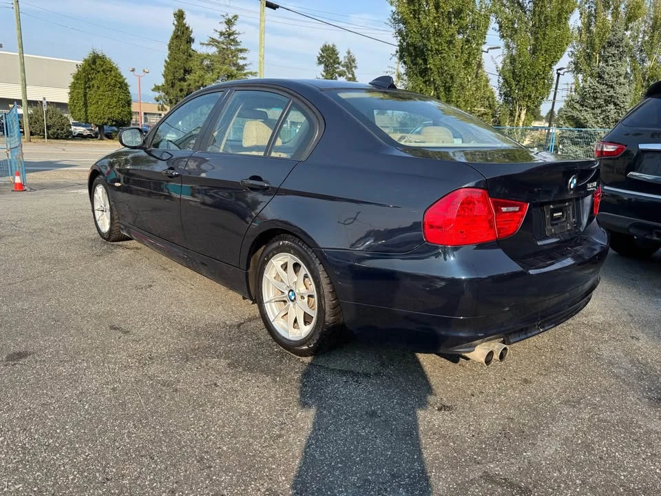 2010 BMW 3 Series - Image 3 of 10