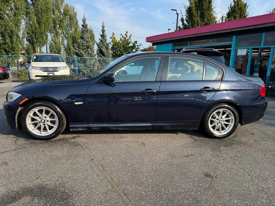 2010 BMW 3 Series - Image 2 of 10