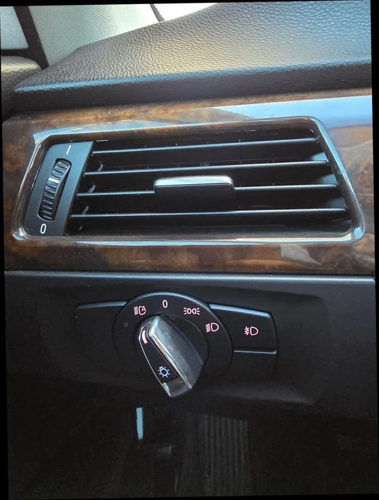 2010 BMW E90 3 Series Sedan - Image 19 of 20