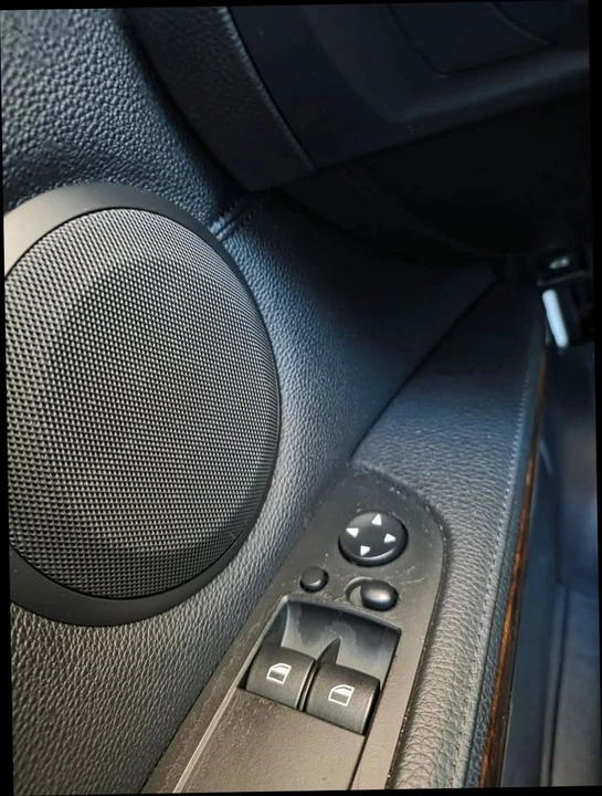 2010 BMW E90 3 Series Sedan - Image 18 of 20