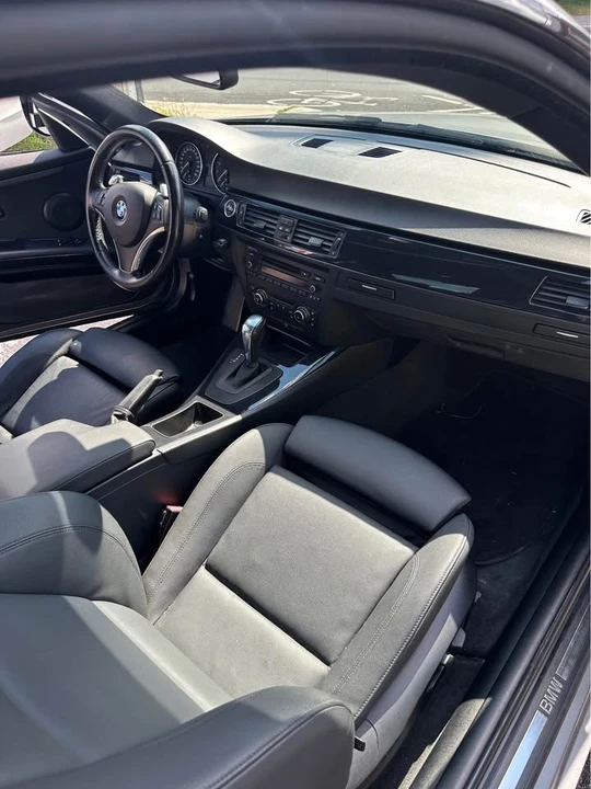 2010 BMW E90 3 Series Sedan - Image 2 of 6