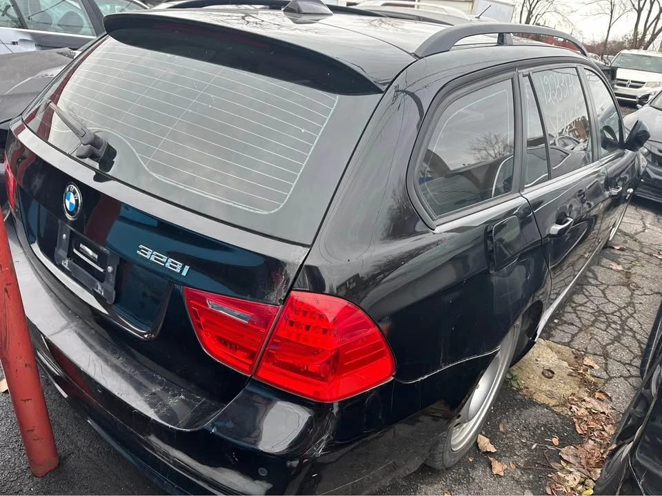 2010 BMW E90 3 Series Sedan - Image 3 of 4