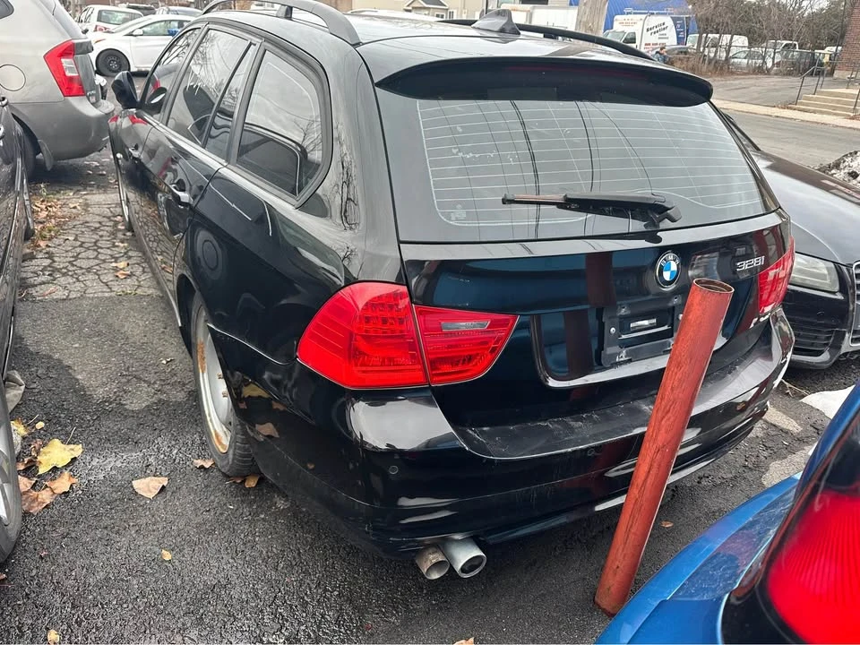2010 BMW E90 3 Series Sedan - Image 4 of 4