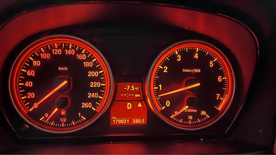 2010 BMW E90 3 Series Sedan - Image 8 of 11