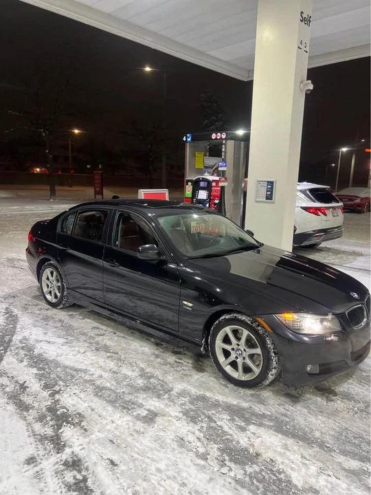 2010 BMW E90 3 Series Sedan - Image 7 of 11