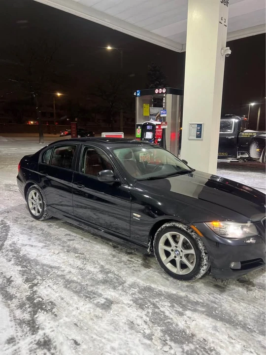2010 BMW E90 3 Series Sedan - Image 5 of 11