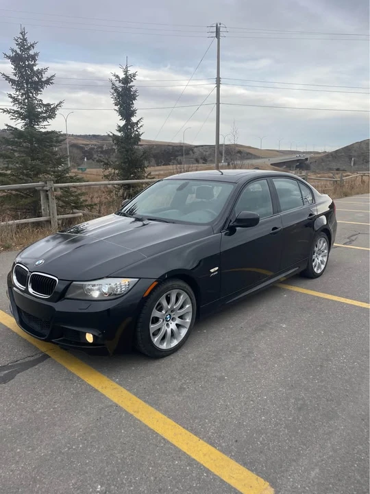 2010 BMW E90 3 Series Sedan - Image 2 of 11