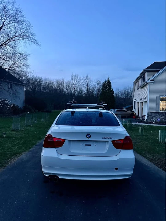 2010 BMW E90 3 Series Sedan - Image 6 of 14
