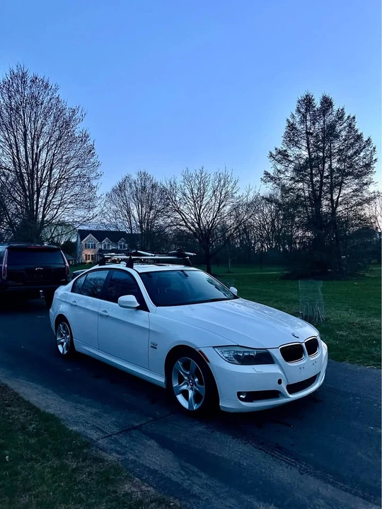 2010 BMW E90 3 Series Sedan - Image 3 of 14