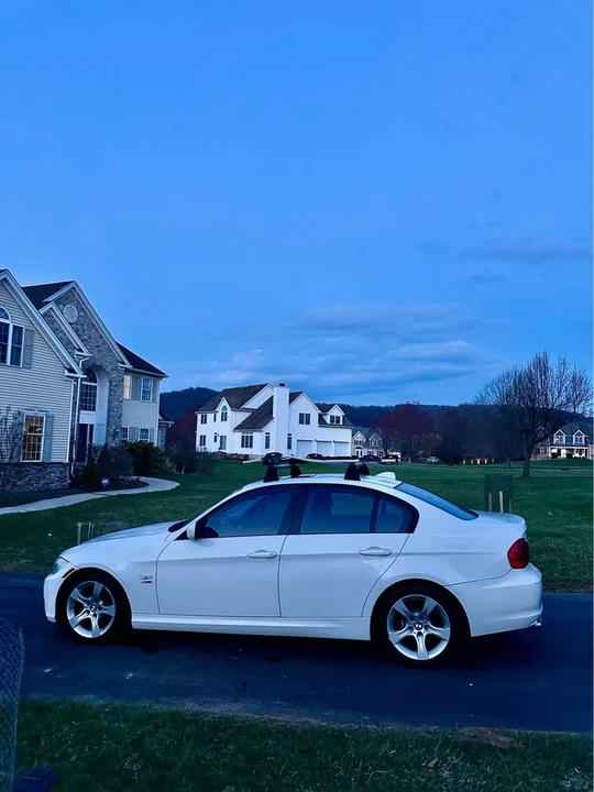 2010 BMW E90 3 Series Sedan - Image 8 of 14