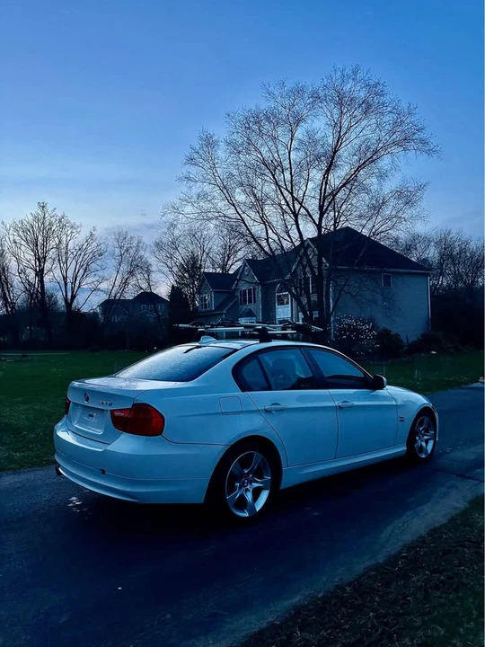 2010 BMW E90 3 Series Sedan - Image 5 of 14