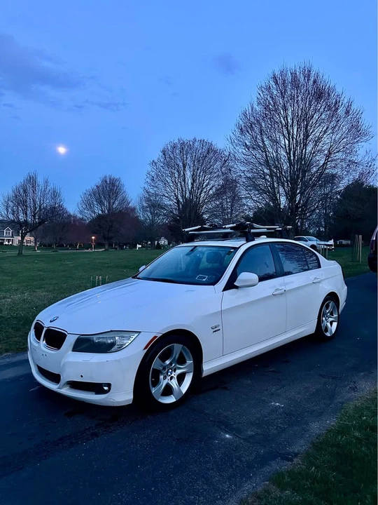 2010 BMW E90 3 Series Sedan - Image 9 of 14