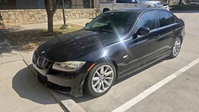 2010 BMW 3 Series 318i Sedan 4D