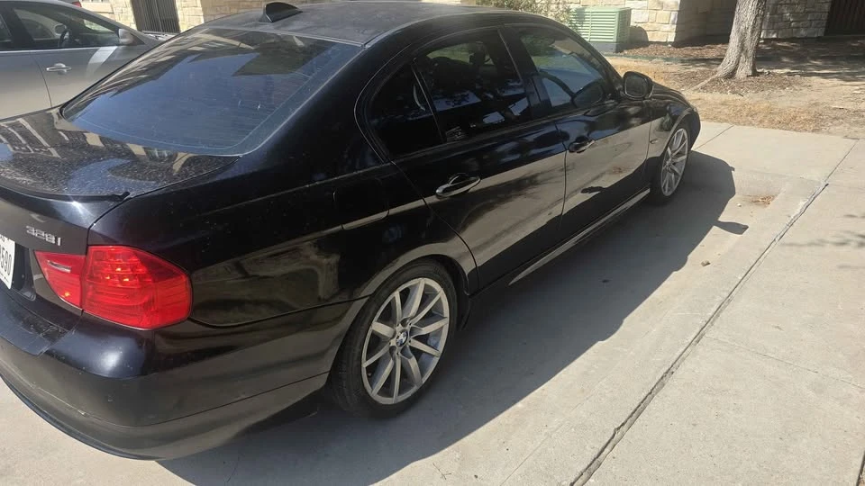 2010 BMW E90 3 Series Sedan - Image 3 of 9