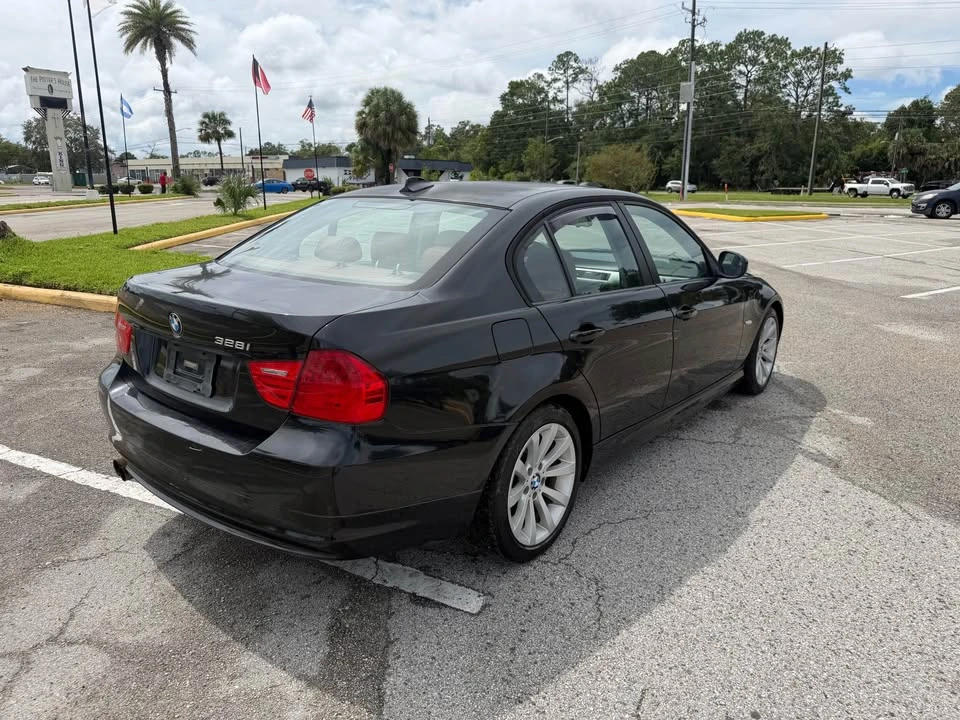 2010 BMW E90 3 Series Sedan - Image 8 of 17