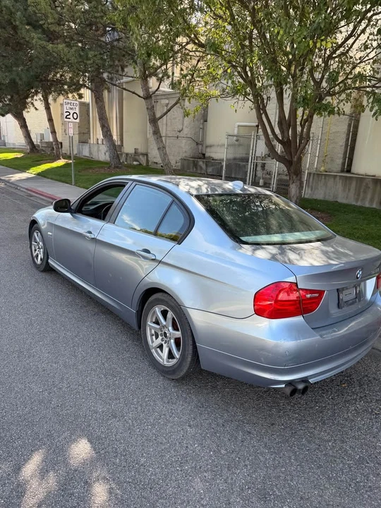 2010 BMW E90 3 Series Sedan - Image 2 of 6