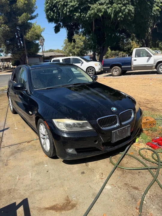 2010 BMW E90 3 Series Sedan - Image 3 of 4