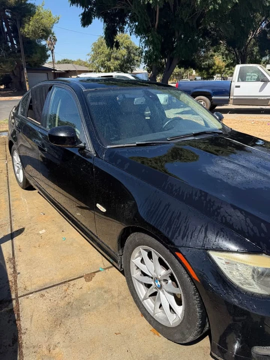 2010 BMW E90 3 Series Sedan - Image 2 of 4