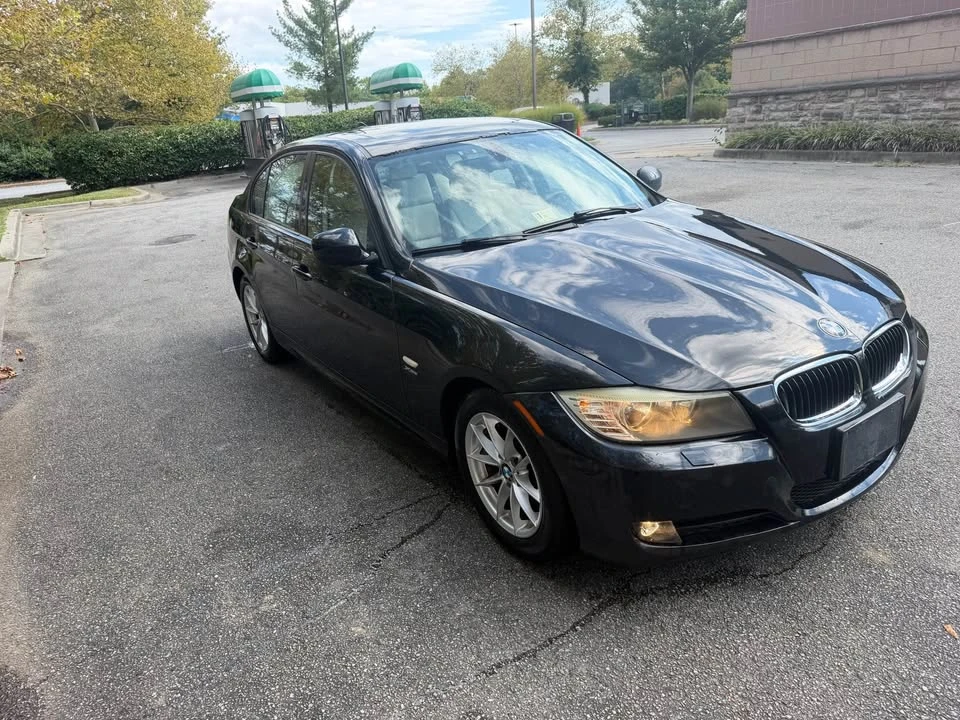 2010 BMW E90 3 Series Sedan - Image 12 of 18