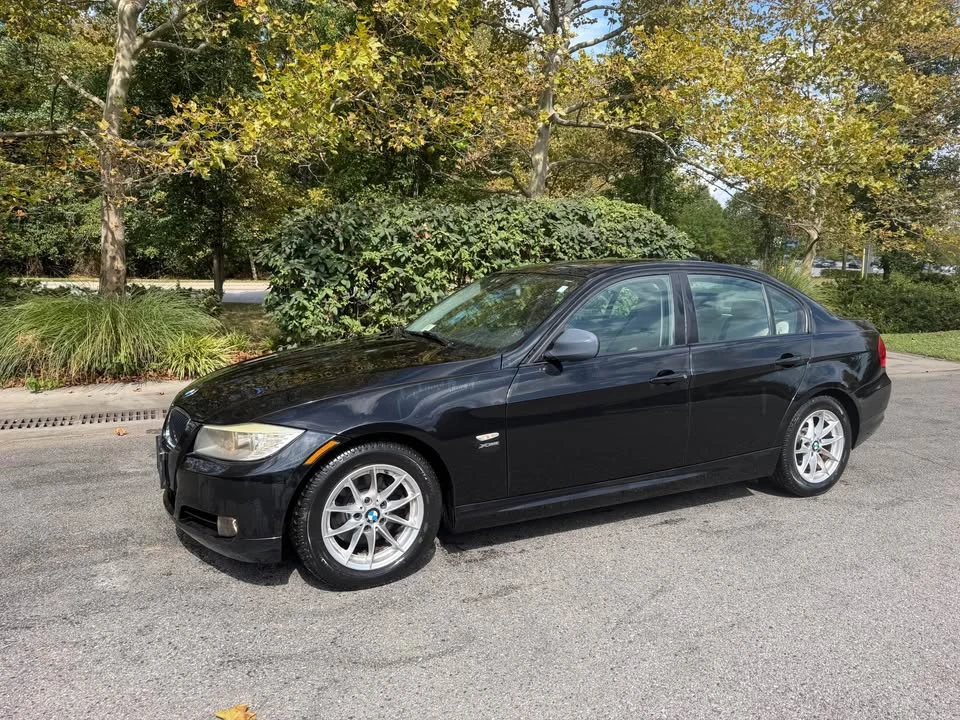 2010 BMW E90 3 Series Sedan - Image 2 of 18