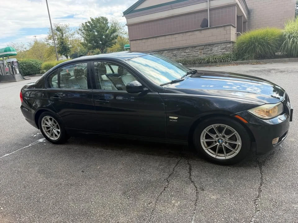 2010 BMW E90 3 Series Sedan - Image 10 of 18