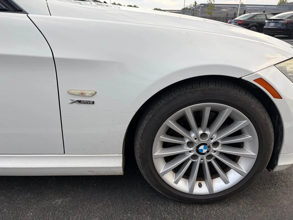 2010 BMW E90 3 Series Sedan - Image 2 of 6