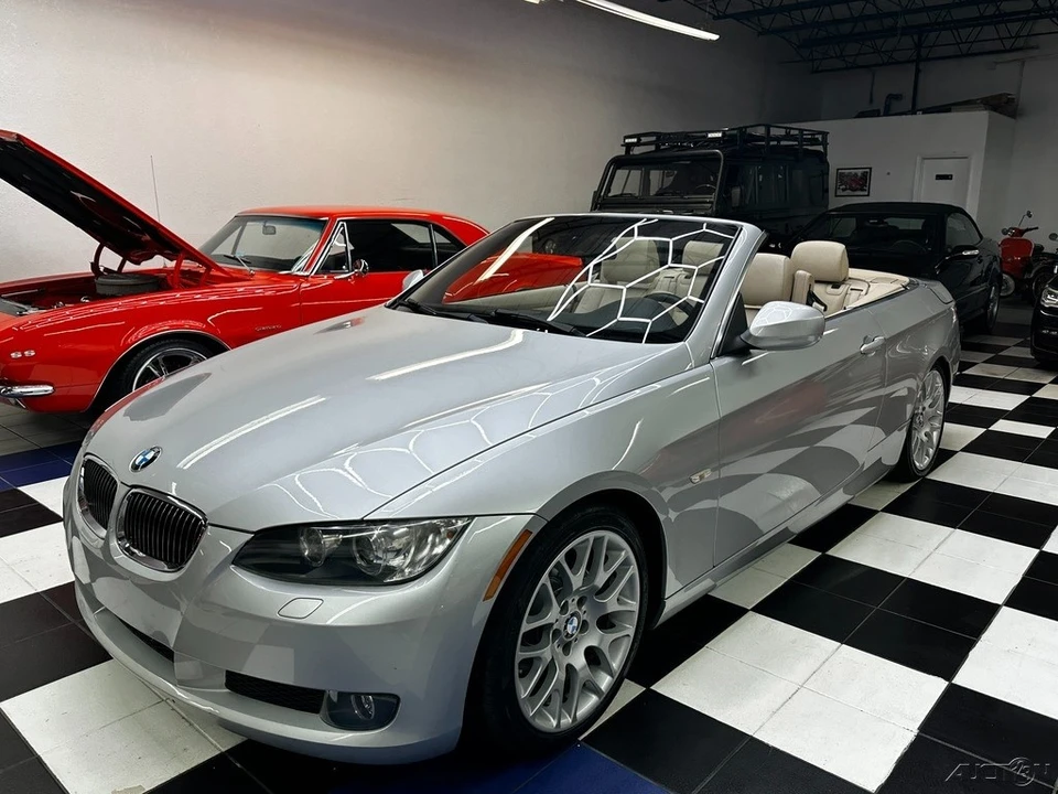 2010 BMW E90 3 Series Sedan - Image 11 of 21