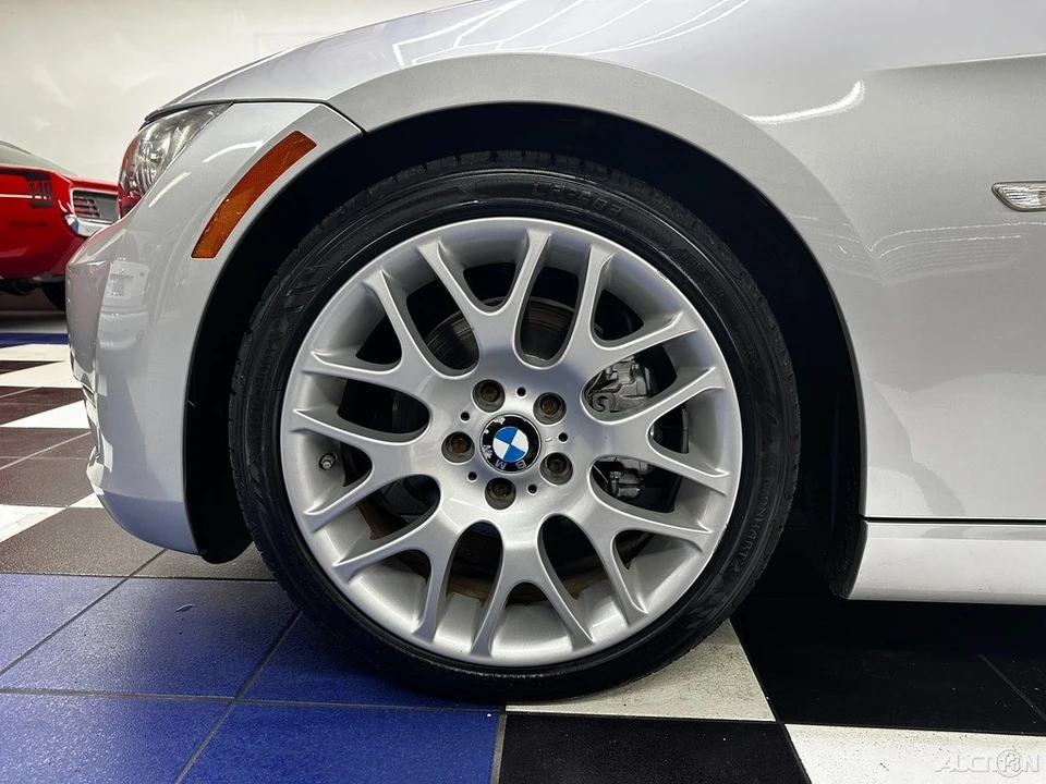 2010 BMW E90 3 Series Sedan - Image 14 of 21