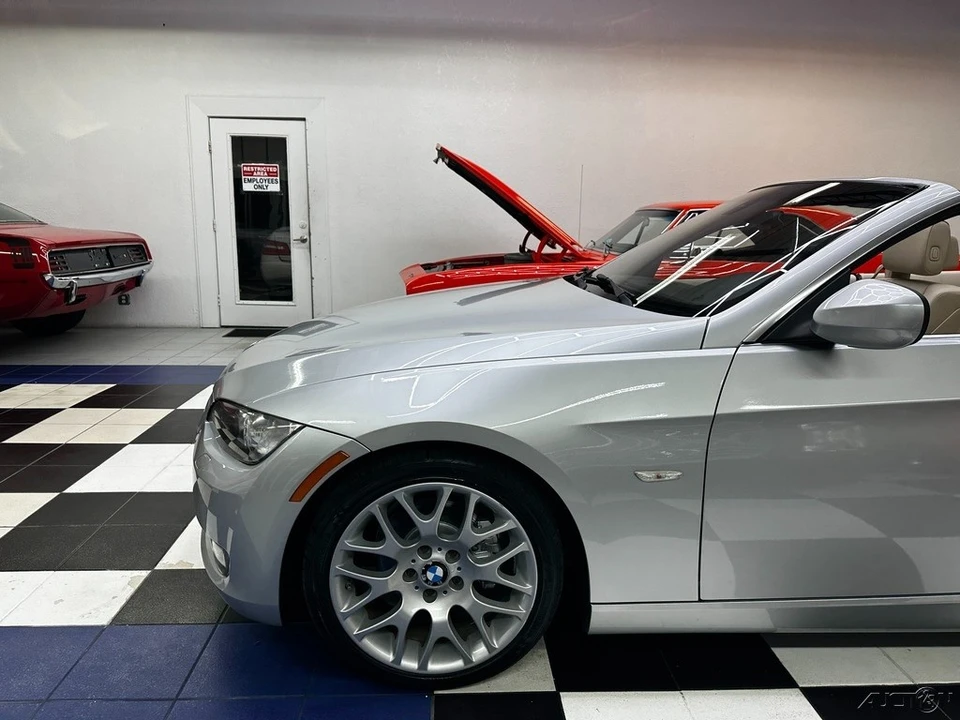 2010 BMW E90 3 Series Sedan - Image 13 of 21