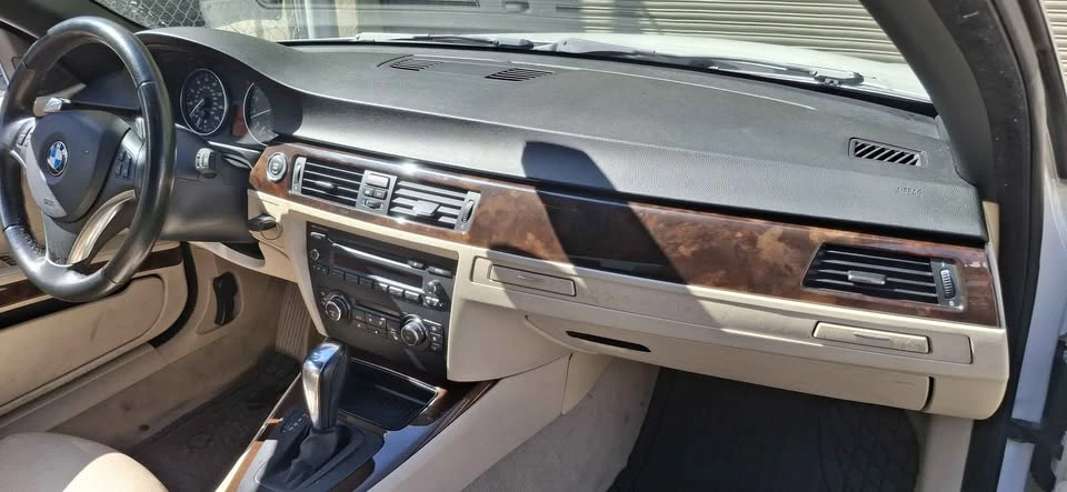2010 BMW E93 3 Series Convertible - Image 4 of 8