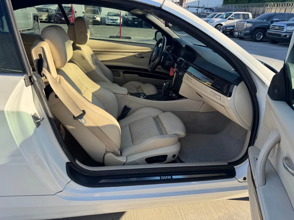 2010 BMW E93 3 Series Convertible - Image 13 of 20