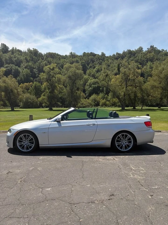 2010 BMW E93 3 Series Convertible - Image 9 of 14