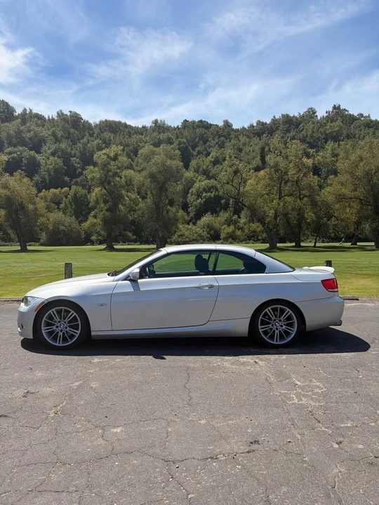 2010 BMW E93 3 Series Convertible - Image 2 of 14