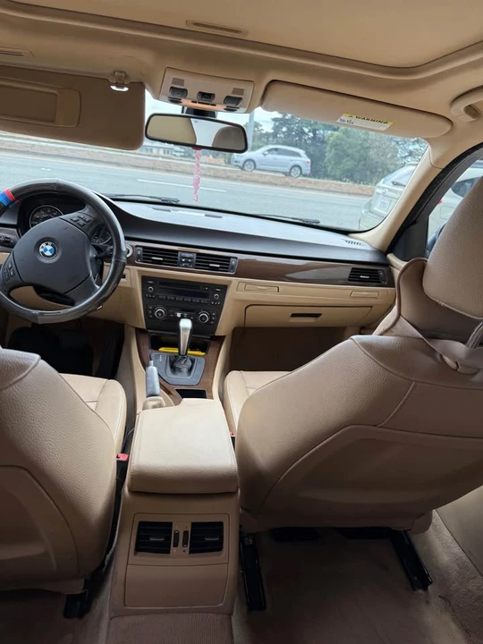 2010 BMW E90 3 Series Sedan - Image 7 of 18