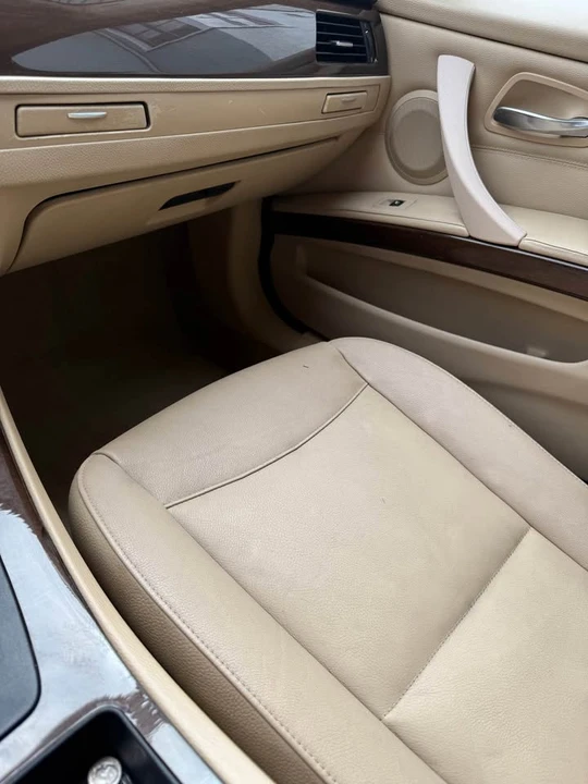 2010 BMW E90 3 Series Sedan - Image 11 of 18