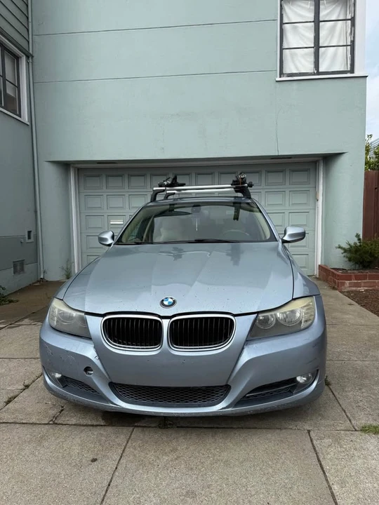 2010 BMW E90 3 Series Sedan - Image 15 of 18