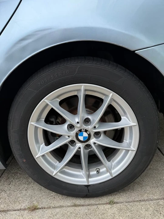 2010 BMW E90 3 Series Sedan - Image 14 of 18