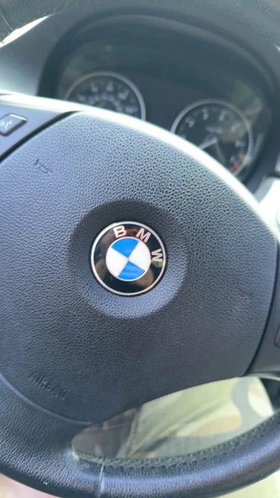 2010 BMW E90 3 Series Sedan - Image 2 of 4