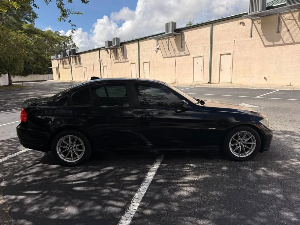 2010 BMW E90 3 Series Sedan - Image 8 of 13