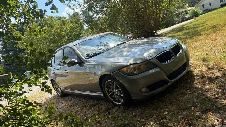 2010 BMW E90 3 Series Sedan - Image 3 of 3