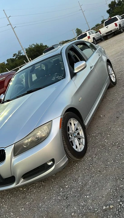 2010 BMW E90 3 Series Sedan - Image 3 of 3