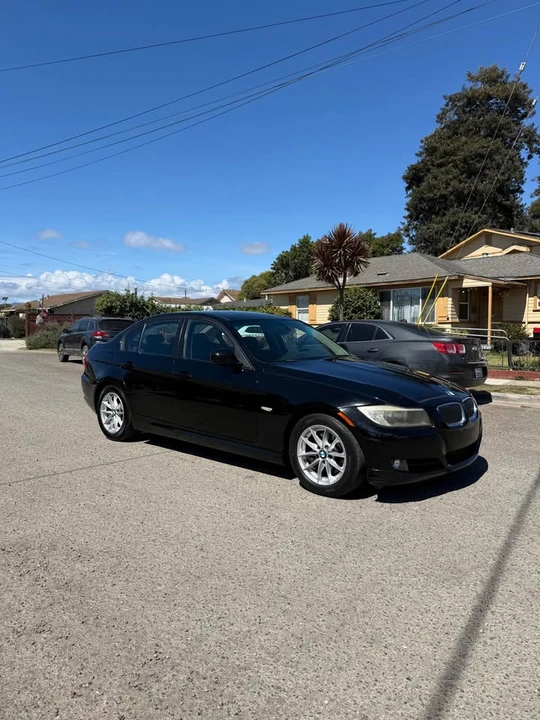 2010 BMW E90 3 Series Sedan - Image 2 of 8